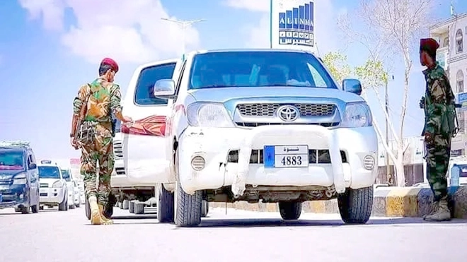 ضبط 3 مطلوبين أمنيًا في قضايا جنائية ونصب واحتيال في شبوة